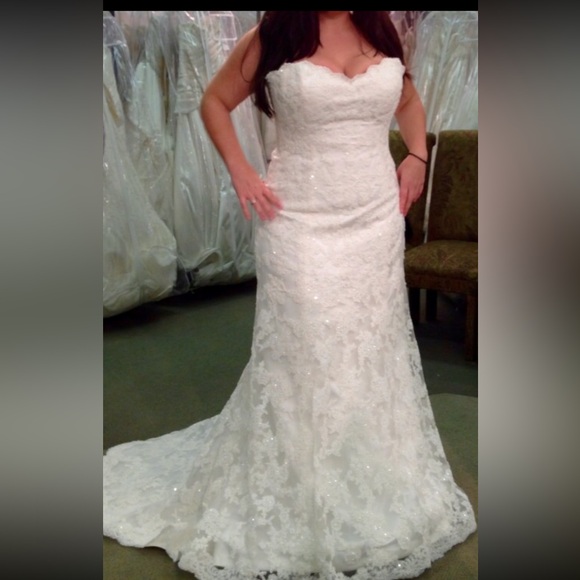 Brand new and the garment bag, Maggie Sottero Lorie gown - Picture 2 of 5